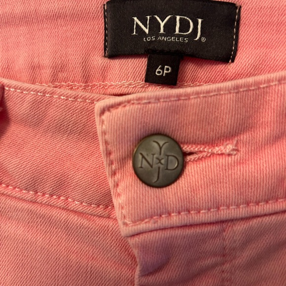 NYDJ pink capri pants size 6P. EUC - Picture 5 of 9